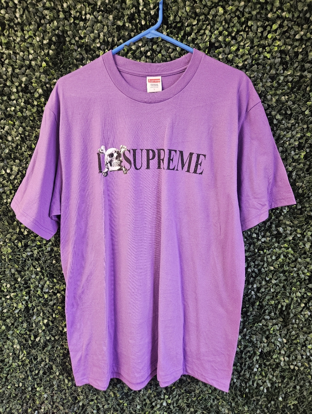 Mens Large Supreme Skull Logo Tshirt